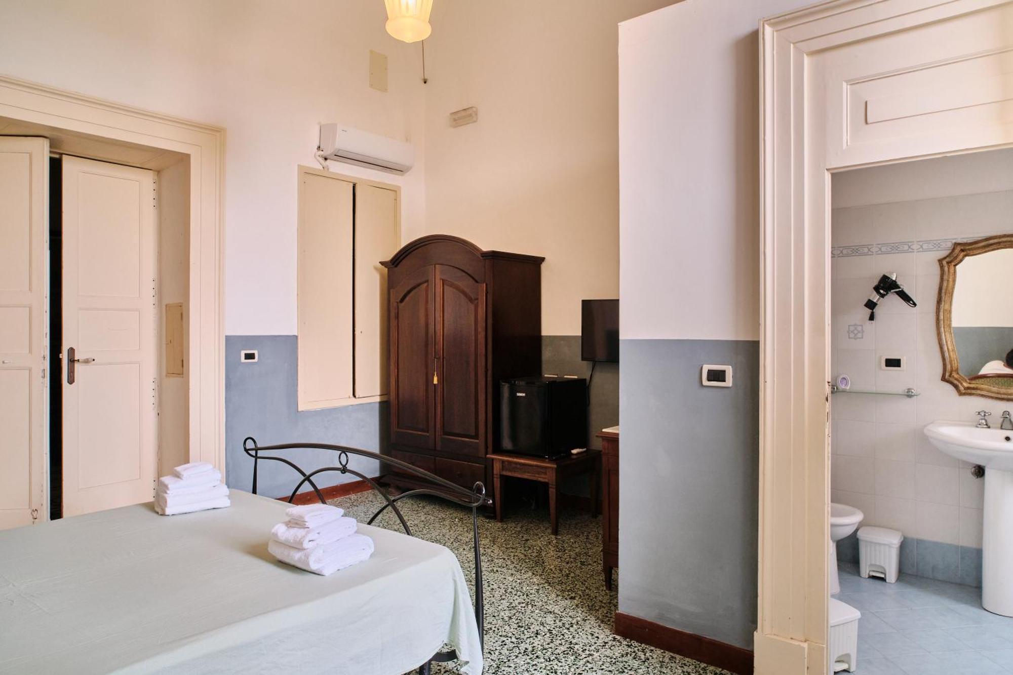 Palazzo Scarciglia Hotel Minervino di Lecce Exterior photo