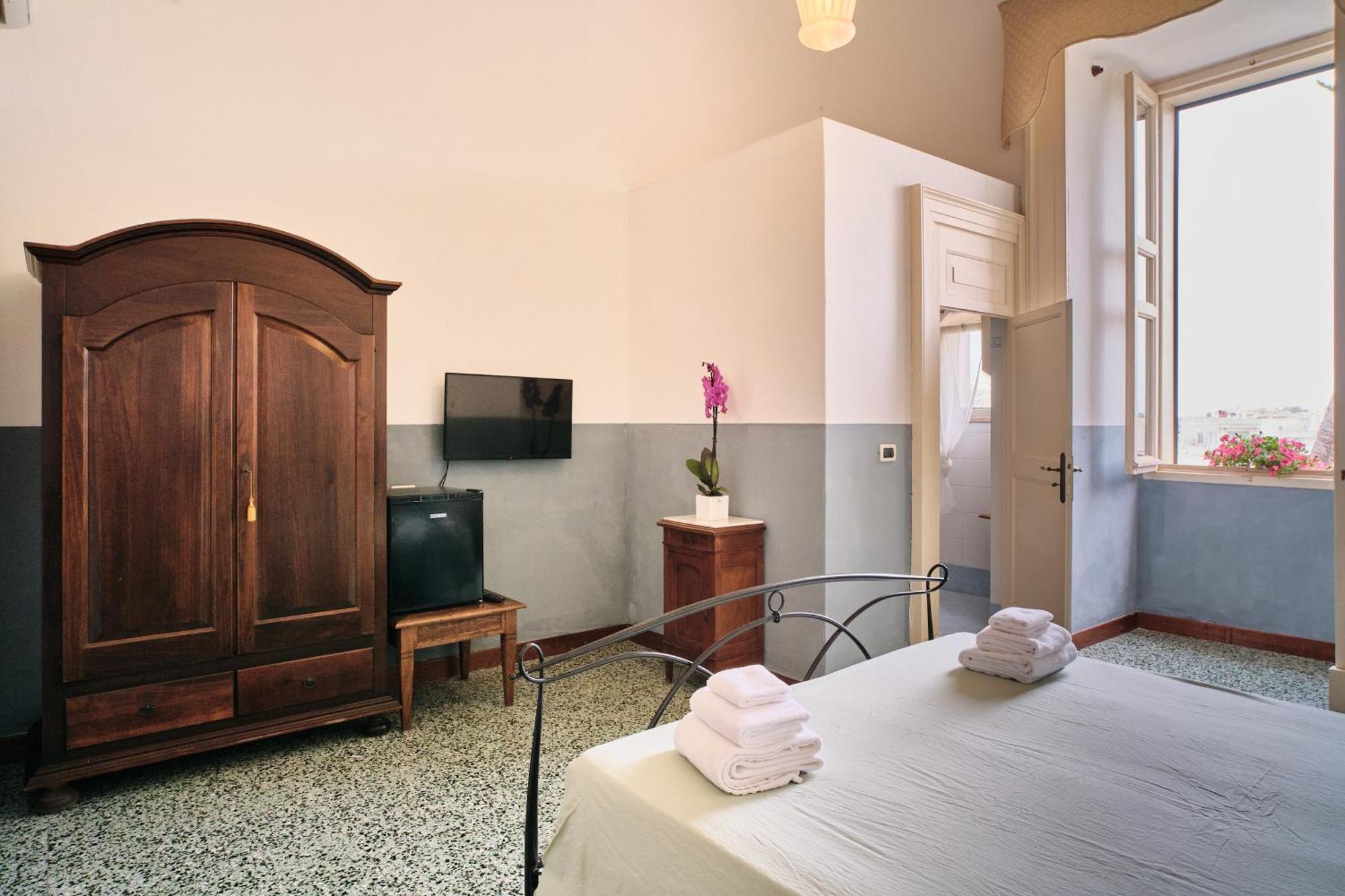 Palazzo Scarciglia Hotel Minervino di Lecce Exterior photo